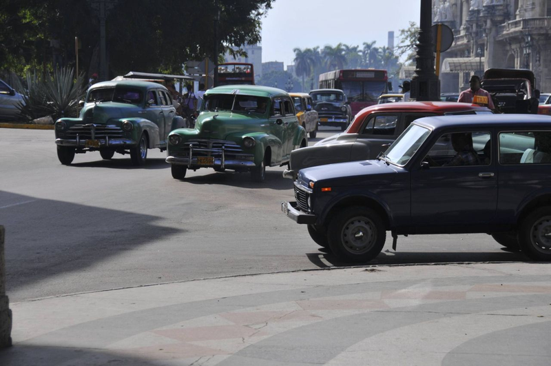 Illustration for article titled Even More Old Cars Down On The Cuban Street